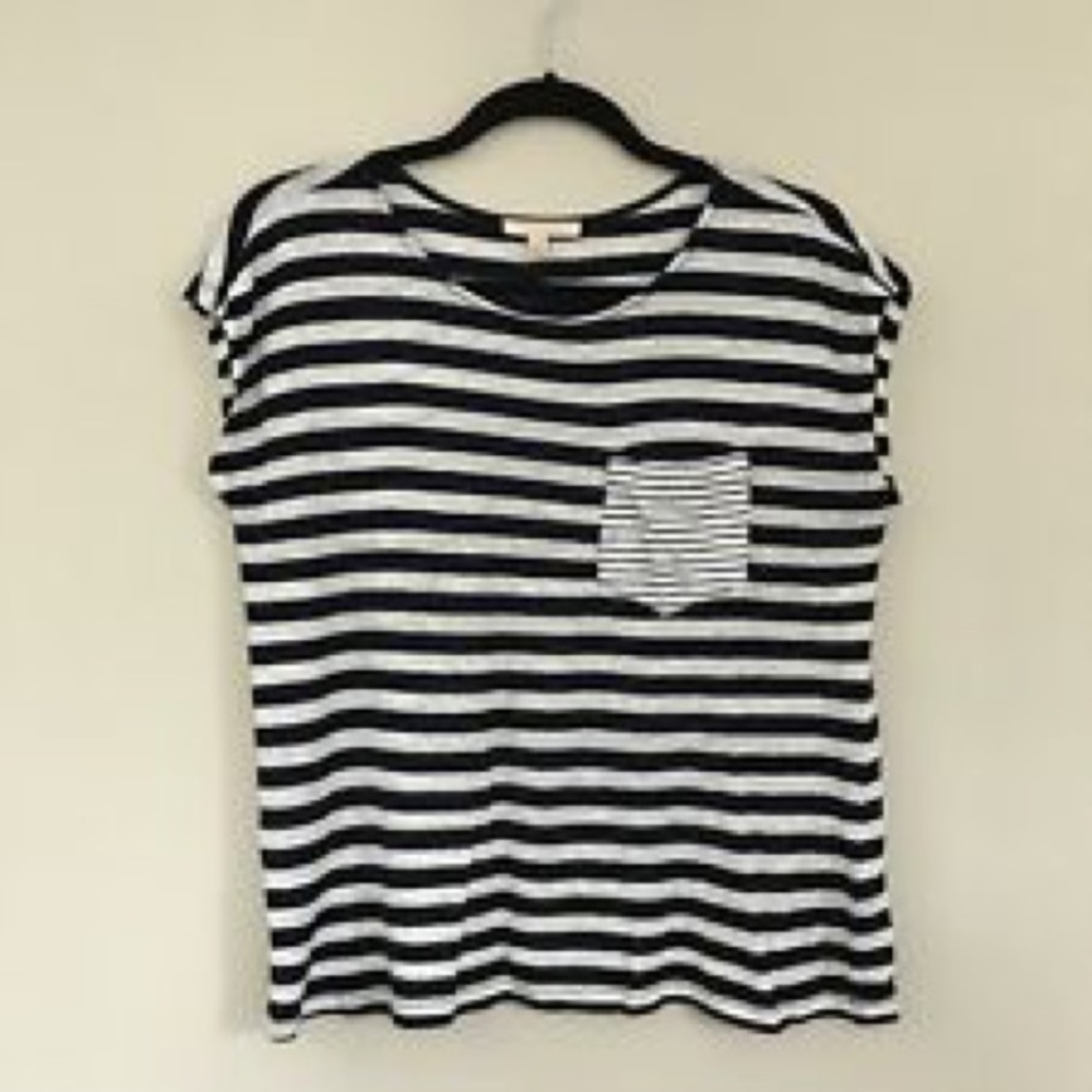 Skies are blue top. Size medium.